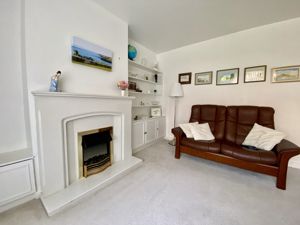 Lounge/Diner- click for photo gallery